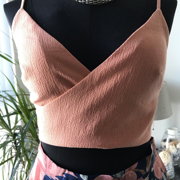 🌼Pretty Summer Party Outfit 🌼 - Picture 4 of 8